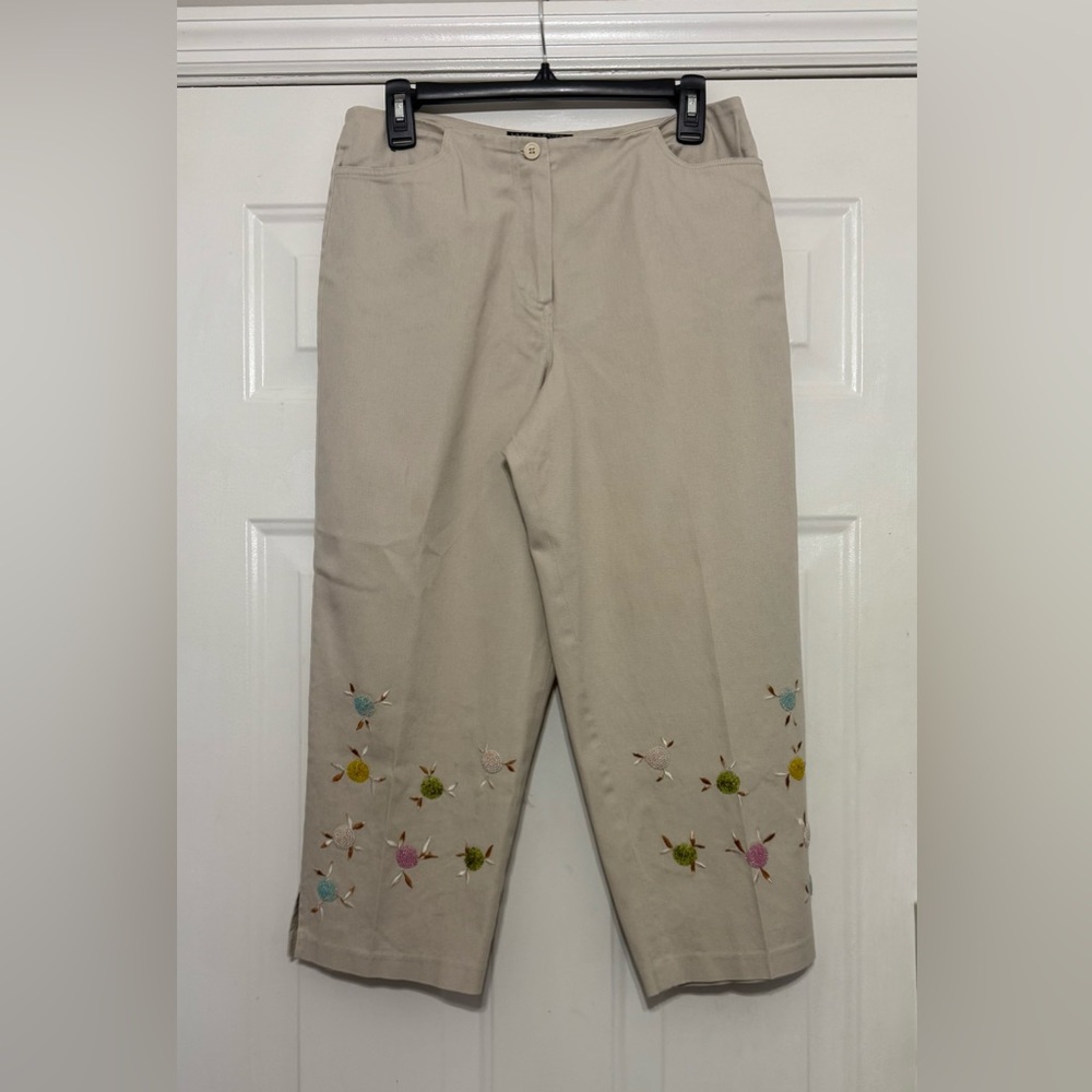 Women’s Vintage 1990’s Larry Levine Beige Size 10 Capri Embellished W/ Beads